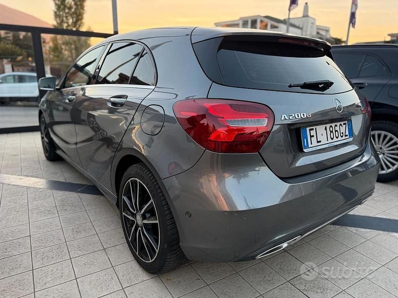 Usata Mercedes A200 Premium 136 CV (100 kW) 2017 Nero Berlina