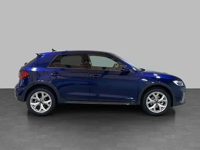 Usata Audi A1 Business 116 CV (85 kW) 2026 Blu navarra metallizzato SUV