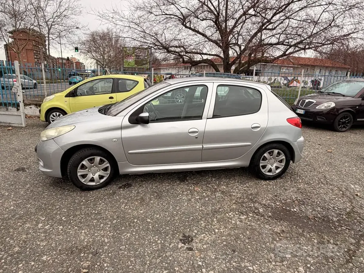 Usata Peugeot 206+ 57 CV (41 kW) 2012 Grigio Utilitaria