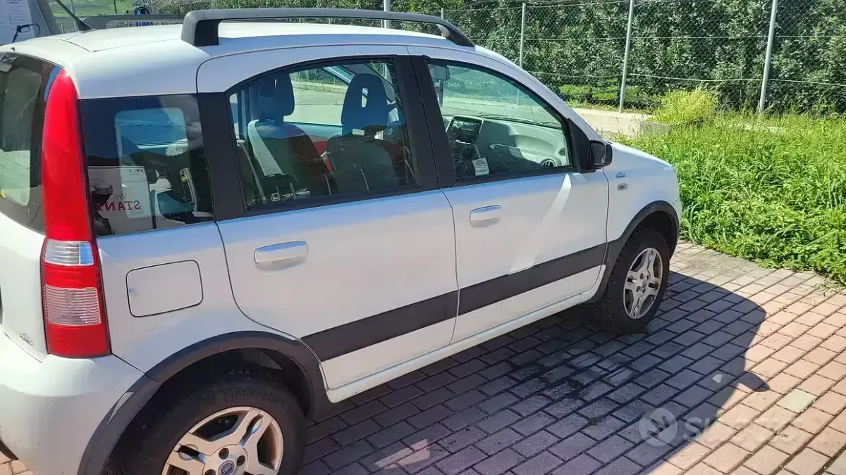 Usata Fiat Panda 4x4 60 CV (44 kW) 2006 Bianco Utilitaria