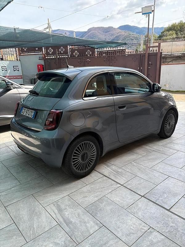 Usata Fiat 500e La Prima 86 kW (118 CV) 2020 Grigio Berlina