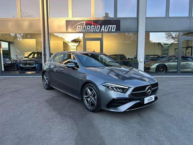Usata Mercedes A180 AMG Line Premium 136 CV (100 kW) 2025 Grigio Berlina