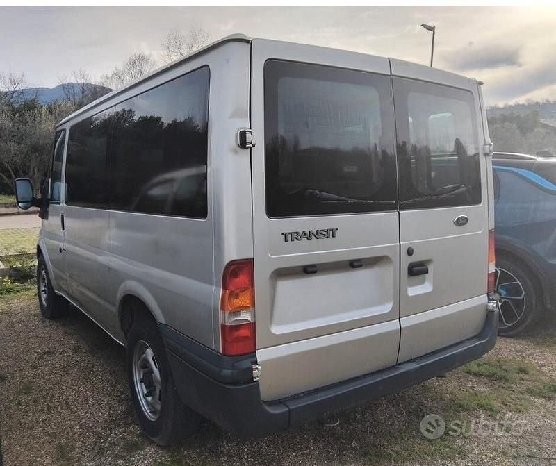 Usata Ford Transit 119 CV (87 kW) 2001 Grigio Berlina