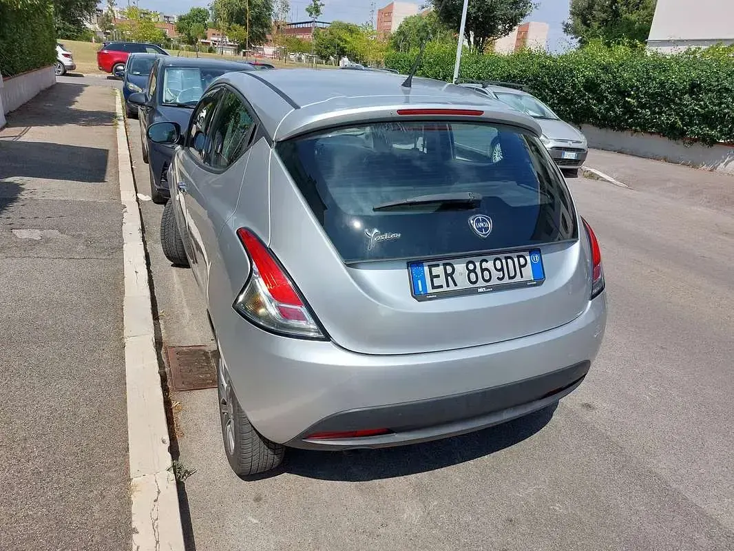 Usata Lancia Ypsilon Gold 80 CV (58 kW) 2013 Utilitaria