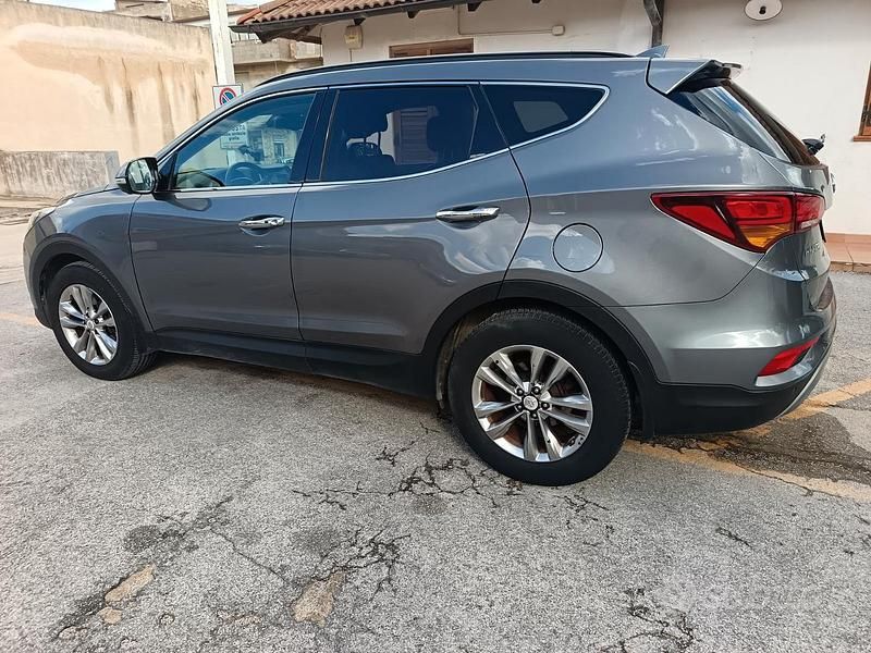 Usata Hyundai Santa Fe 200 CV (147 kW) 2016 Grigio SUV