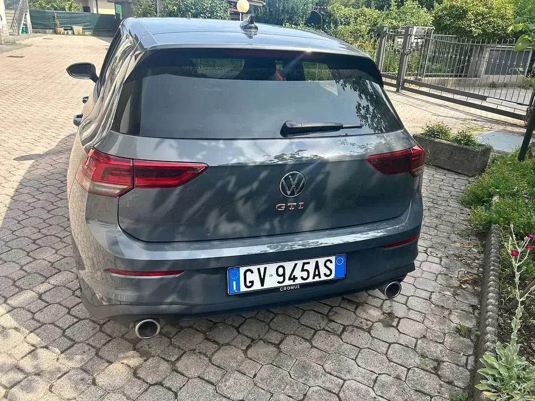 Usata VW Golf VIII GTI 265 CV (194 kW) 2023 Grigio Berlina