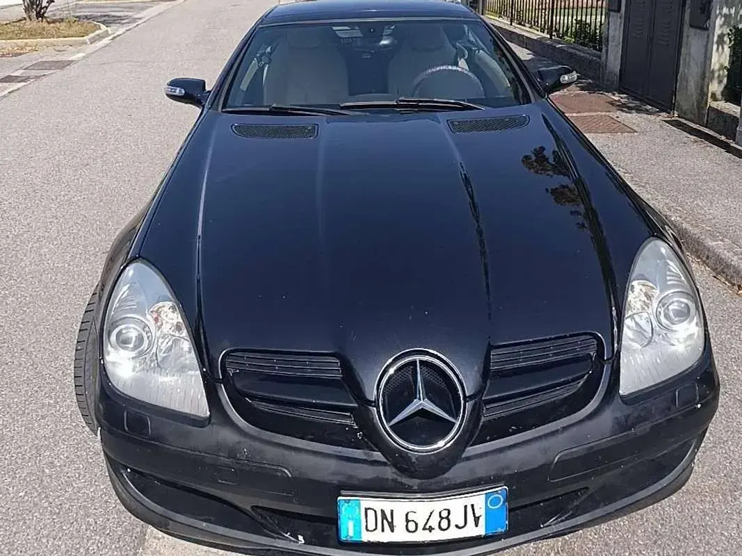 Usata Mercedes SLK200 163 CV (119 kW) 2008 Nero Cabrio