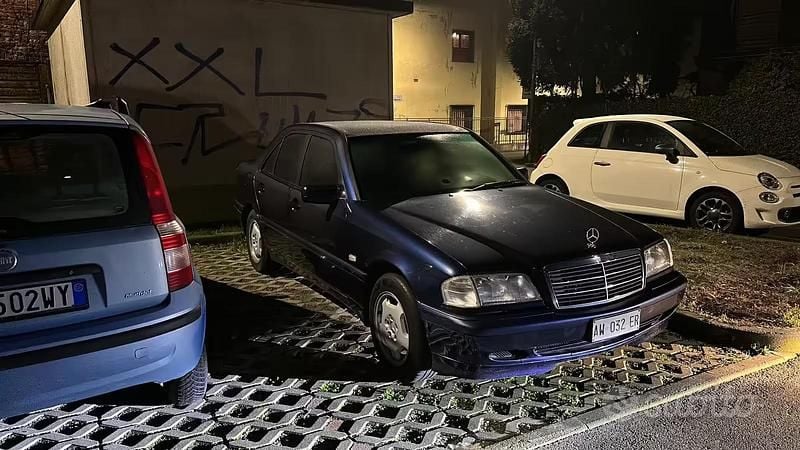 Usata Mercedes C220 1998 Blu Berlina