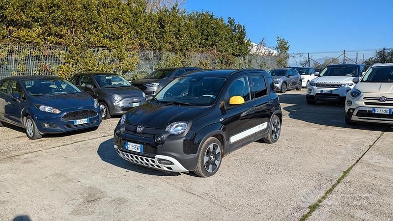 Usata Fiat Panda Cross Cross 70 CV (51 kW) 2025 Nero Utilitaria