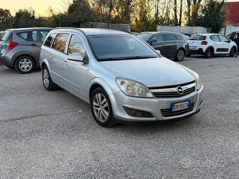 Usata Opel Astra Enjoy 125 CV (91 kW) 2009 Grigio Station wagon