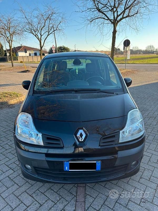 Usata Renault Modus 74 CV (54 kW) 2012 Nero Monovolume
