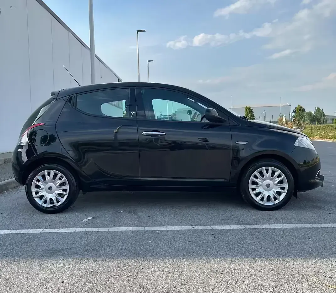 Usata Lancia Ypsilon S 69 CV (50 kW) 2011 Nero Utilitaria