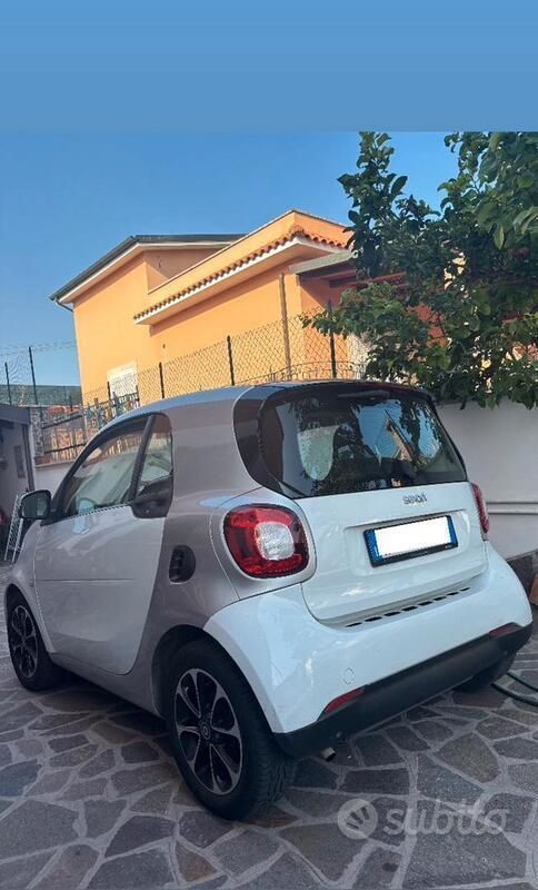 Usata Smart ForTwo Coupé Passion 70 CV (51 kW) 2015 Utilitaria