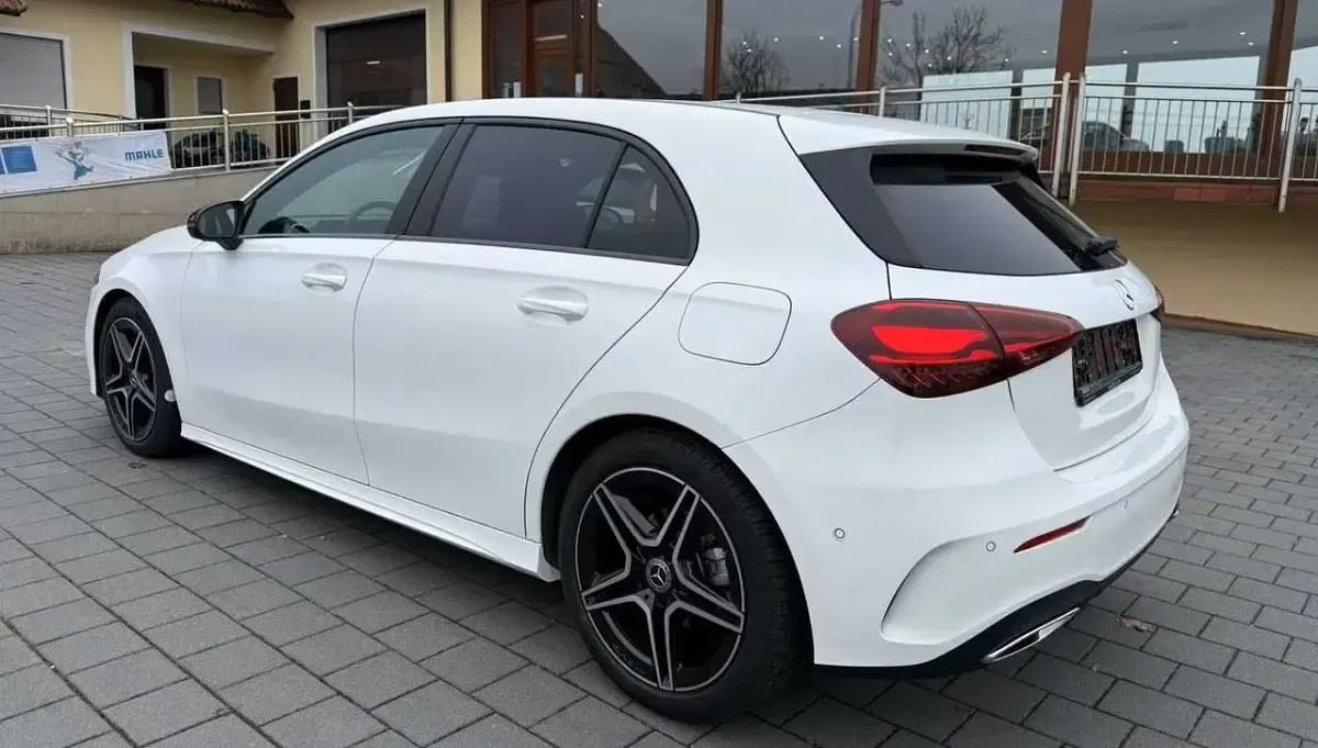 Usata Mercedes A180 AMG 116 CV (85 kW) 2025 Bianco Berlina