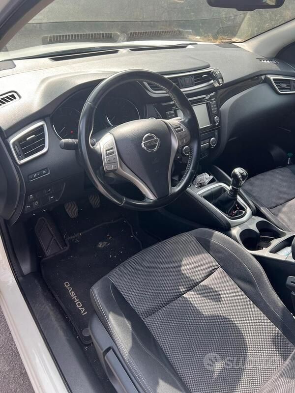 Usata Nissan Qashqai 360º 115 CV (84 kW) 2015 Bianco SUV
