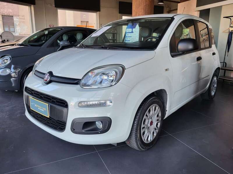 Usata Fiat Panda Lounge 95 CV (69 kW) 2016 Bianco Utilitaria