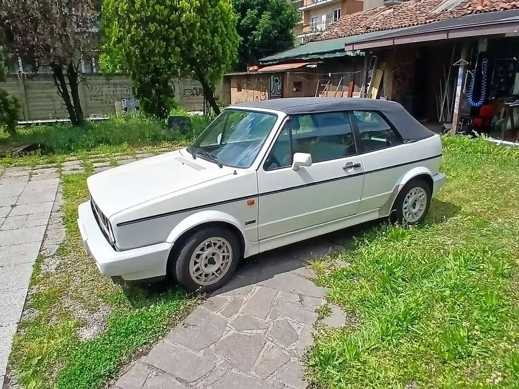 Usata VW Golf Cabriolet 75 CV (55 kW) 1990 Bianco Cabrio