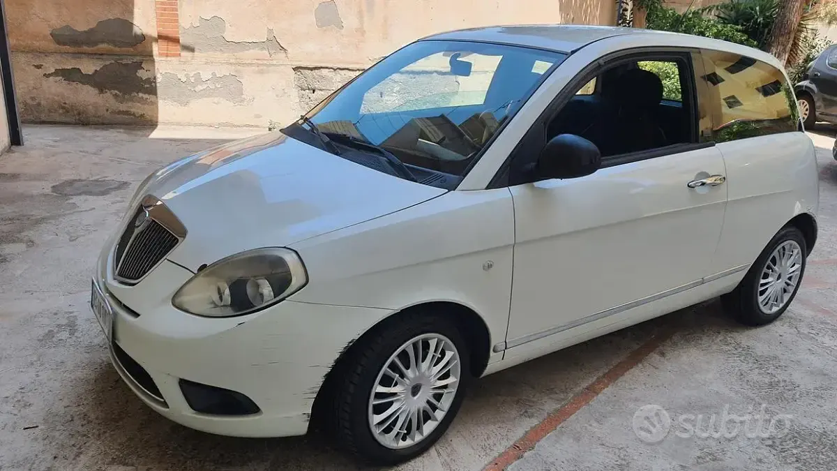 Usata Lancia Ypsilon 75 CV (55 kW) 2011 Utilitaria