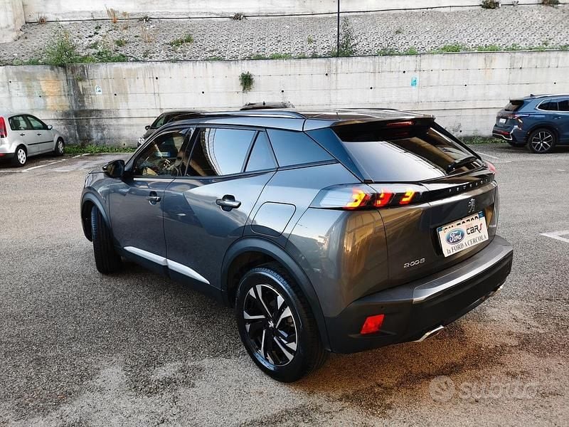 Usata Peugeot 2008 Allure 131 CV (96 kW) 2023 Grigio SUV