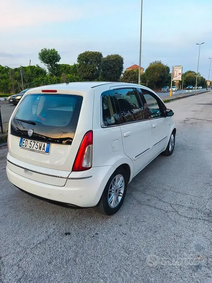 Usata Lancia Musa 95 CV (69 kW) 2011 Monovolume