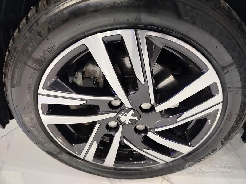 Usata Peugeot 208 Allure 101 CV (74 kW) 2020 Grigio Utilitaria