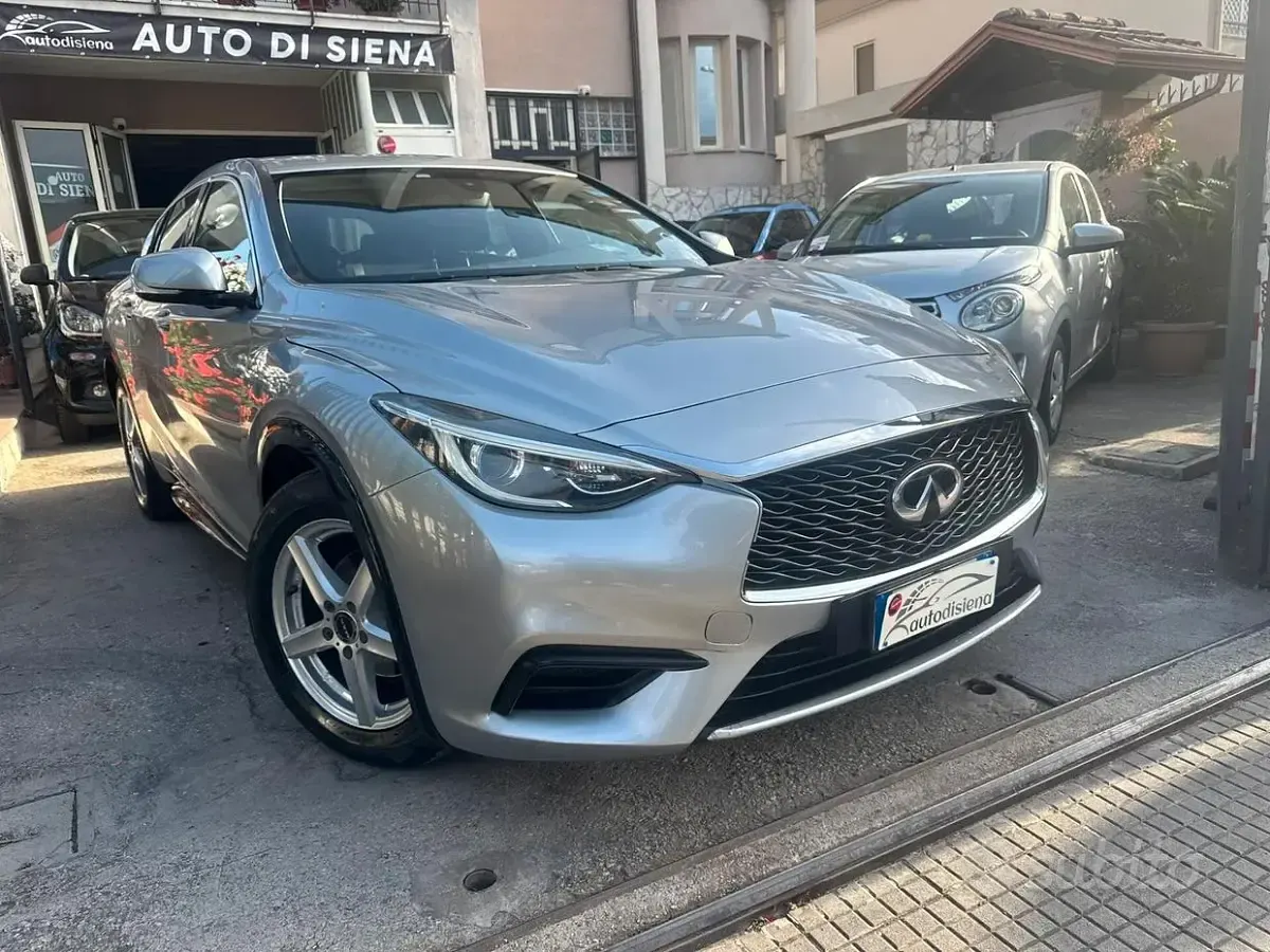Usata Infiniti Q30 Premium 109 CV (80 kW) 2018 Grigio Berlina