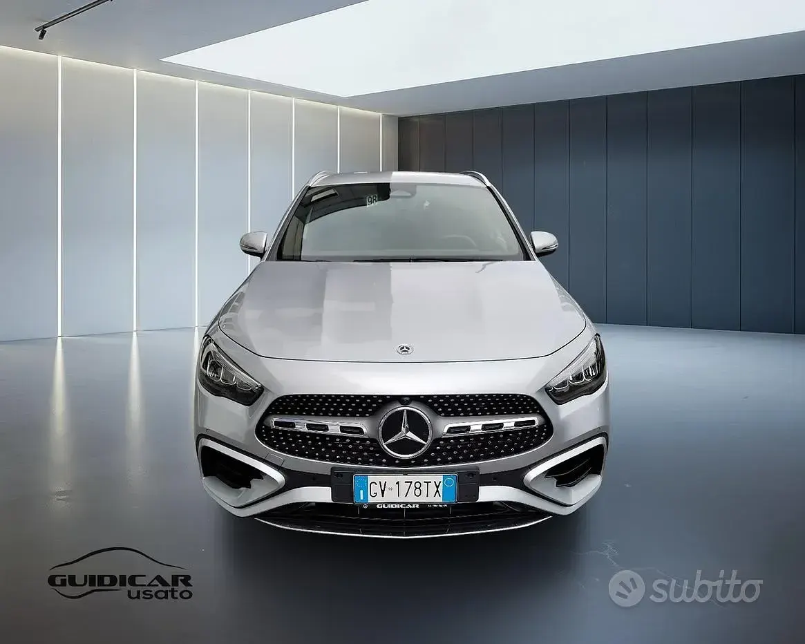 Usata Mercedes GLA180 Advanced Plus 116 CV (85 kW) 2024 Argento SUV