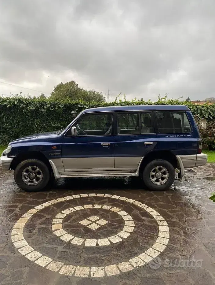 Usata Mitsubishi Pajero 100 CV (73 kW) 1998 Blu SUV