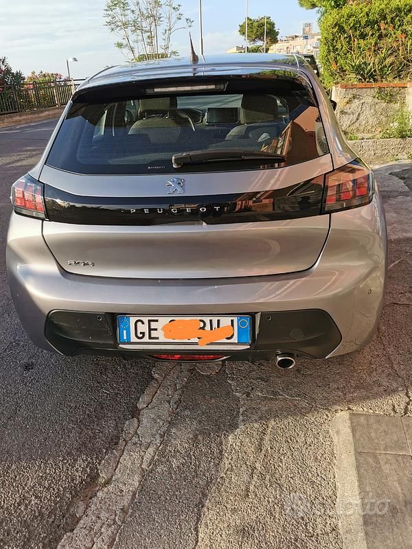 Usata Peugeot 208 102 CV (75 kW) 2021 Grigio Utilitaria