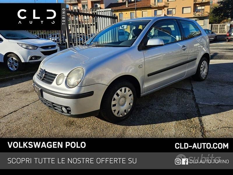 Grigio Usata 2003 VW Polo Comfortline Due volumi | 2800 € (Buon prezzo) - Immagine 1/4
