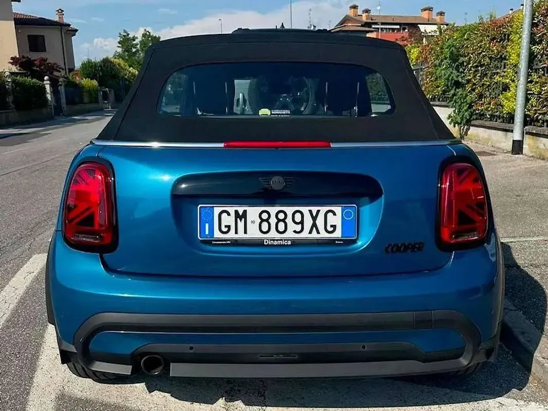 Usata Mini Cooper Cabriolet Classic 136 CV (100 kW) 2023 Blu/azzurro Cabrio