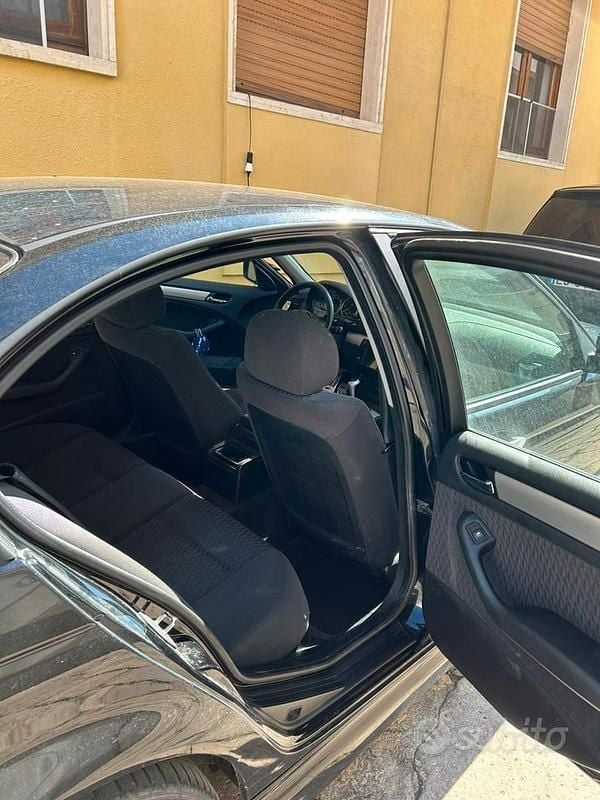 Usata BMW 320 136 CV (100 kW) 2000 Nero Berlina