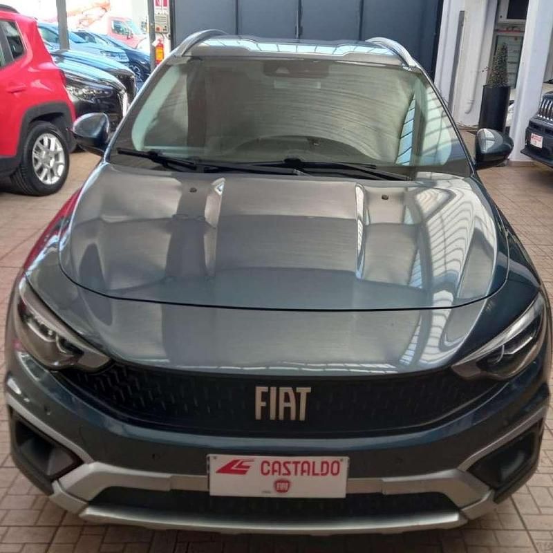 Blu Usata 2021 Fiat Tipo Cross Tre volumi | 15.990 € (Buon prezzo) - Immagine 1/4