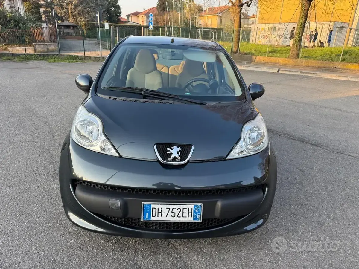Usata Peugeot 107 68 CV (50 kW) 2007 Utilitaria