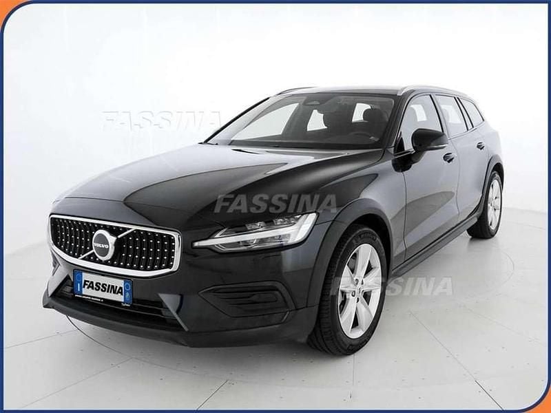 Usata Volvo V60 CC Core 197 CV (144 kW) 2023 Nero Station wagon