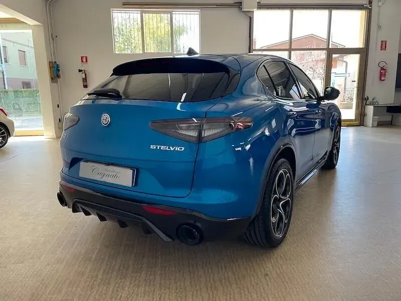 Usata Alfa Romeo Stelvio Premium 209 CV (153 kW) 2024 Blu SUV