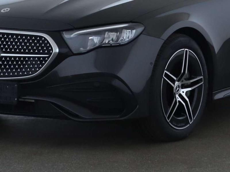 Usata Mercedes E220 Premium 197 CV (144 kW) 2024 Nero Berlina
