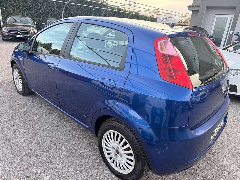 Usata Fiat Grande Punto Dynamic 75 CV (55 kW) 2008 Blu/azzurro Utilitaria