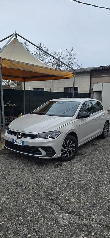 Usata VW Polo Life 80 CV (58 kW) 2023 Beige Utilitaria