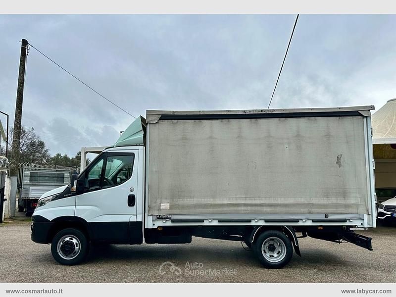 Usata Iveco Daily 156 CV (114 kW) 2019 Bianco Monovolume