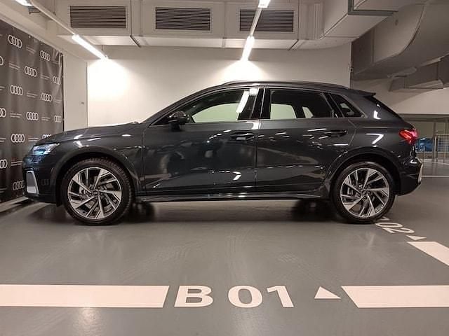 Usata Audi A3 Advanced 150 CV (110 kW) 2024 Grigio manhattan Berlina