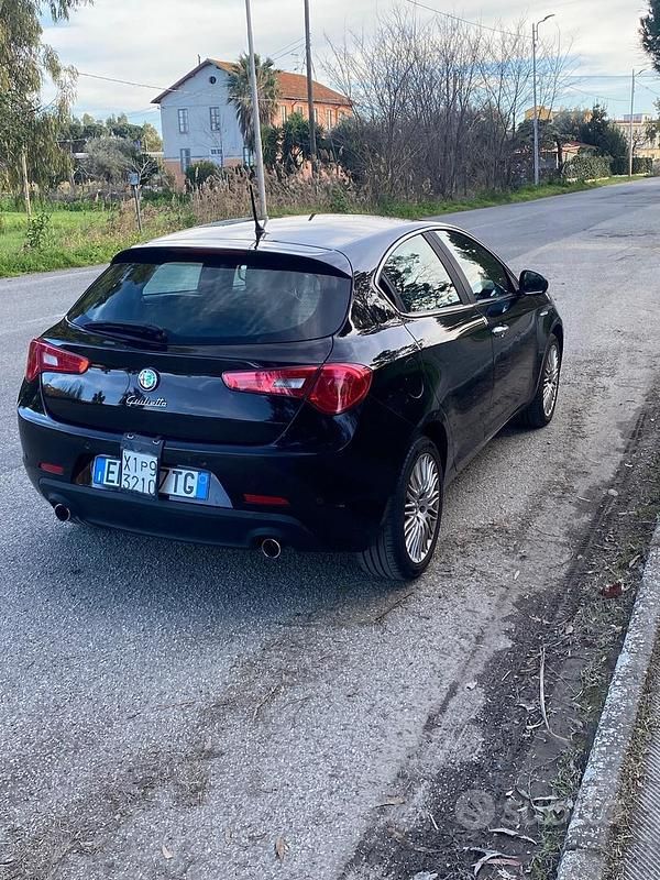 Usata Alfa Romeo Giulietta Exclusive 170 CV (125 kW) 2012 Nero Utilitaria