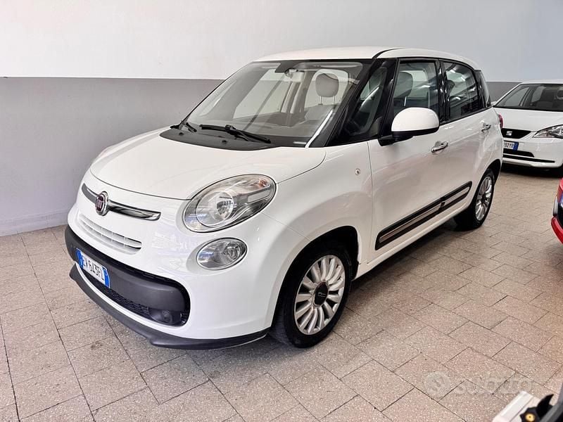 Bianco Usata 2014 Fiat 500L Lounge Monovolume | 6900 € (Buon prezzo) - Immagine 1/4