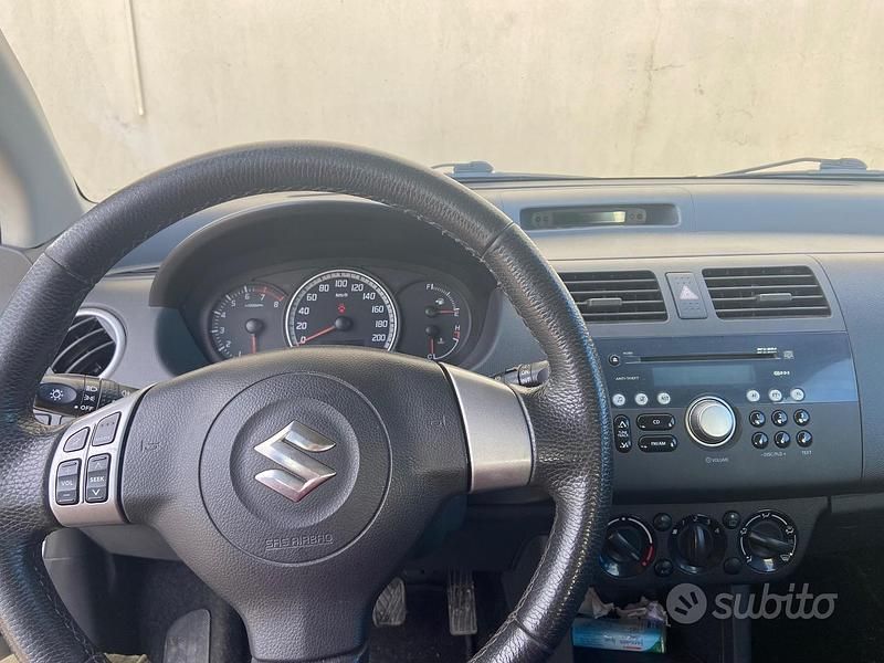 Usata Suzuki Swift 2010 Grigio Utilitaria