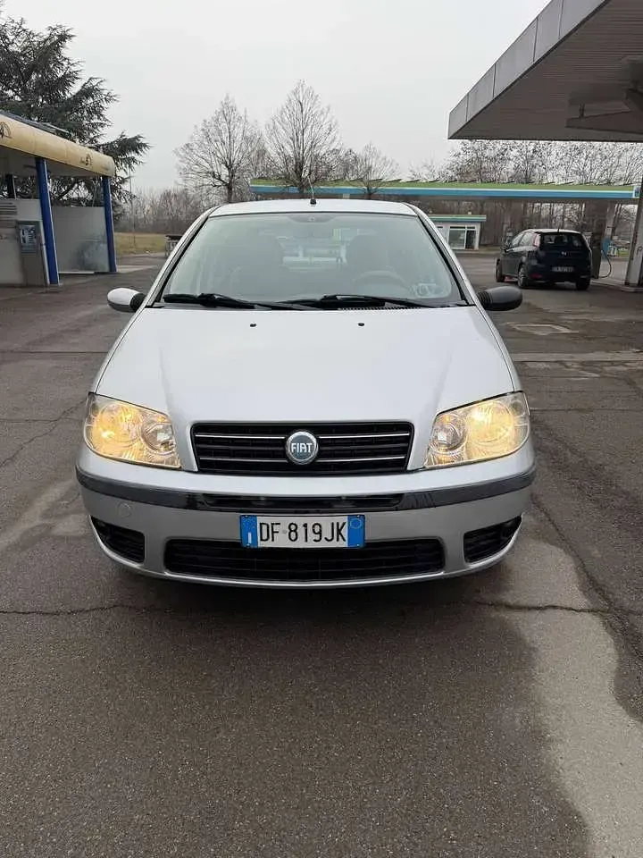 Usata Fiat Punto Dynamic 60 CV (44 kW) 2007 Argento Utilitaria