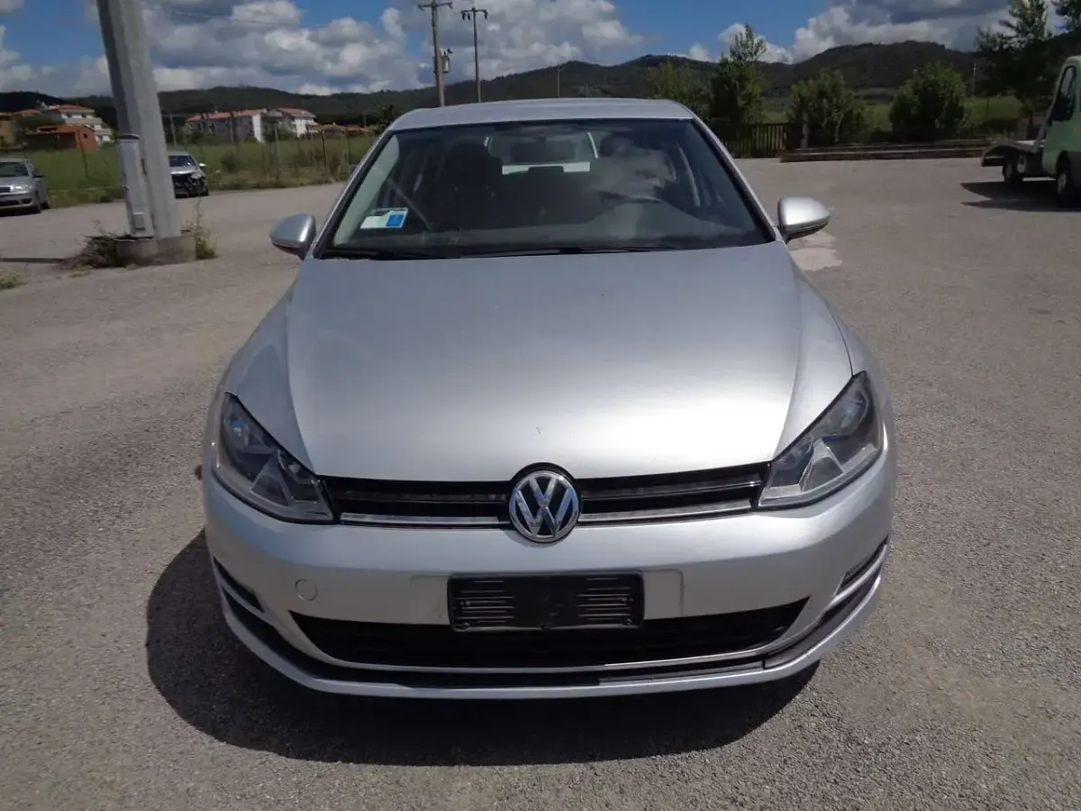 Usata VW Golf VII Highline 105 CV (77 kW) 2013 Argento Berlina