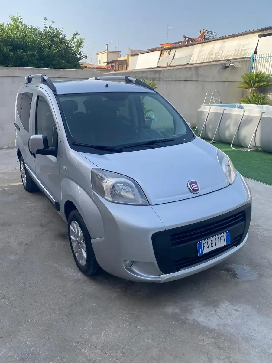 Usata Fiat Qubo Trekking 75 CV (55 kW) 2015 Argento Monovolume