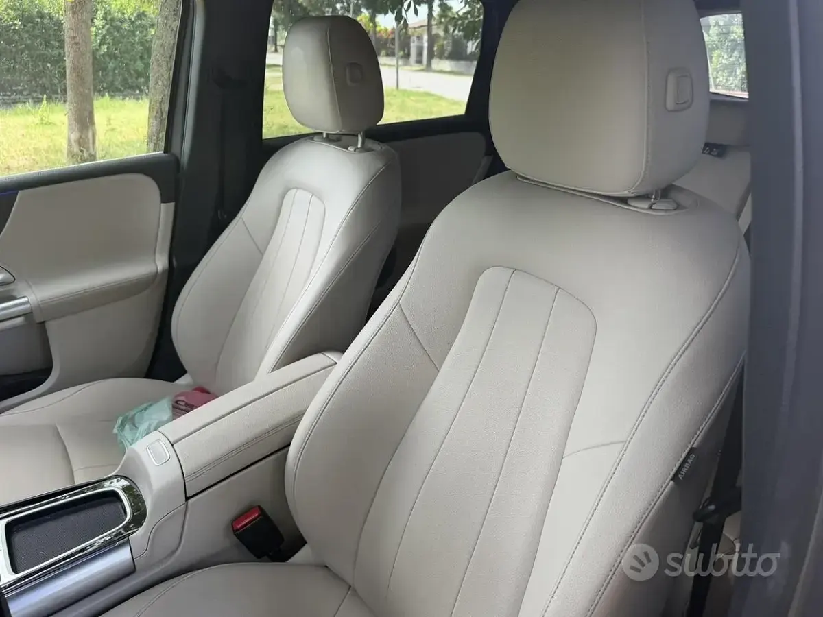 Usata Mercedes B200 150 CV (110 kW) 2023 Grigio Utilitaria