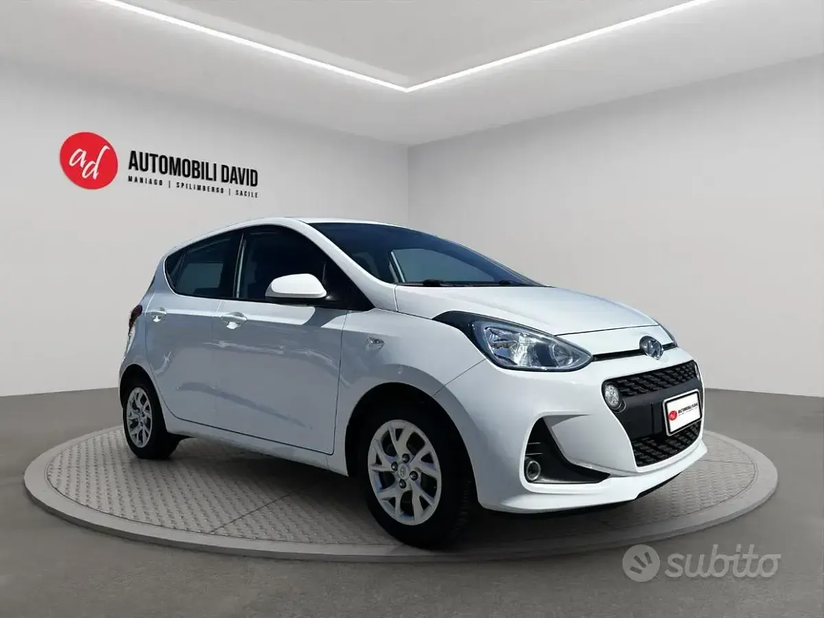 Usata Hyundai i10 Comfort 67 CV (49 kW) 2017 Bianco Utilitaria