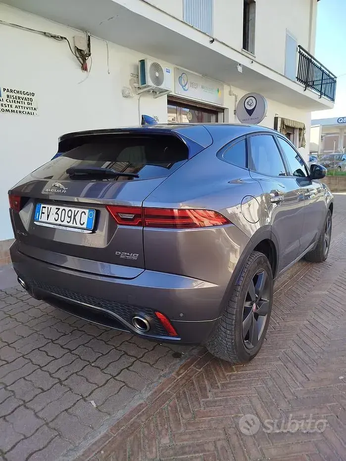 Usata Jaguar E-Pace R-Dynamic 241 CV (177 kW) 2019 Grigio SUV
